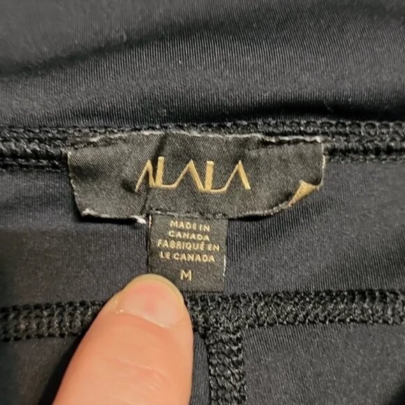 ☀️ Alala "Captain Crop Tight" Leggings ☀️ - Picture 3 of 7